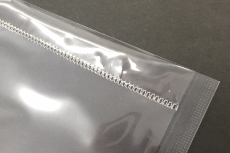 Plastic bag sealing<br />
Ideal for packaging without using tapes needles and so on.