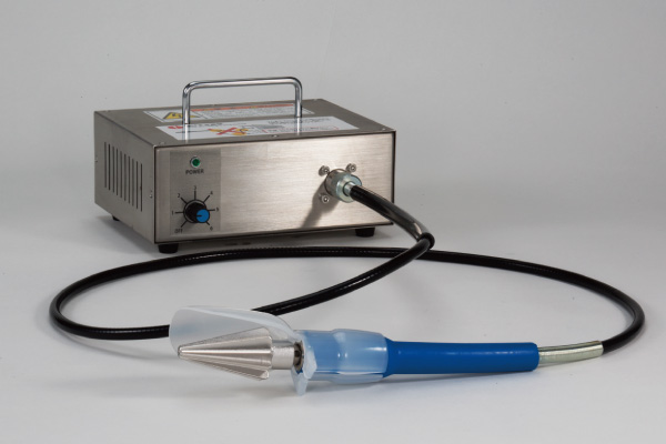 A high-capacity motor with a maximum output of 130W.<br />
It is quiet when running with minimal vibration and low noise.<br />
Depending on the size of the fish, the speed can be adjusted up to 4,500rpm.